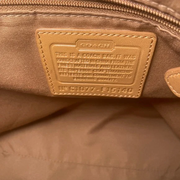 Coach Chelsea Signature C Monogram
Shoulder Tote Zip Bag Multicolor - Picture 5 of 9